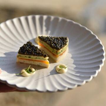 Crab & caviar tarte ✨👏
Thank you chef @chef_yannickhollenstein 👨‍🍳💙

@kaviari_paris
@kaviaridelikatessens

#kaviari #kaviariparis #kaviari_paris #kaviaridelikatessen #kaviaridelikatessens 
#restaurants #caviar #caviardreams #caviarlovers #caviarlover #gastronomie #gastronomiefrançaise #frenchgastronomy #michelin #guidemichelin2022 #chefétoilés #michelinguide #yannickhollenstein